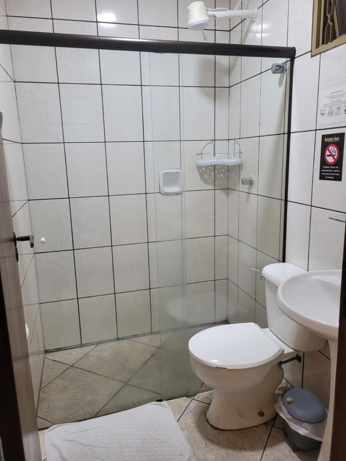 Happy Inn Hotel Жагуаріуна Екстер'єр фото