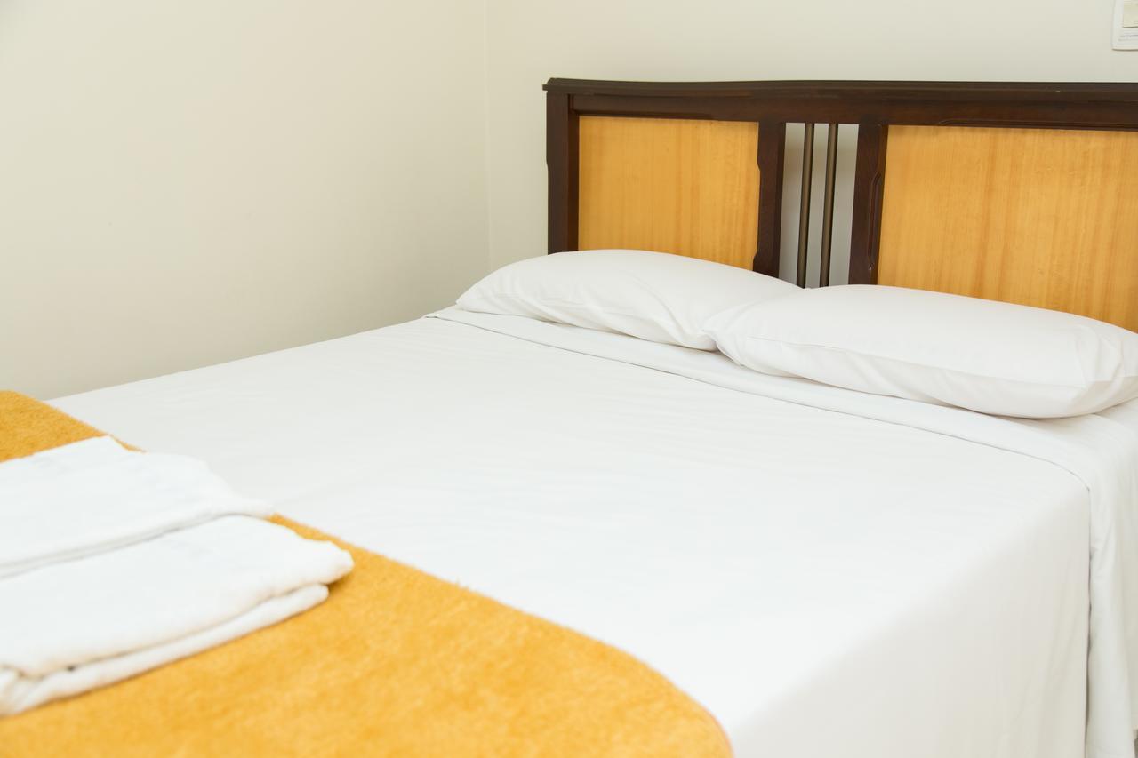 Happy Inn Hotel Жагуаріуна Екстер'єр фото